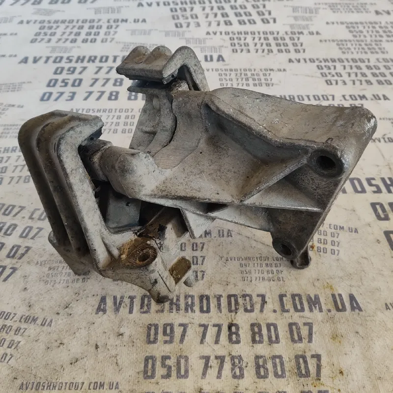 Подушка двигуна Opel Vectra B (95-02) 90495514