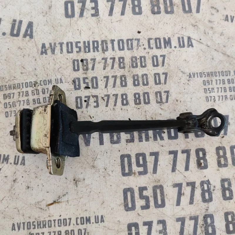 Обмежувач дверей Geely MK 06-15 1.5 бенз зад ліва OEM 576052