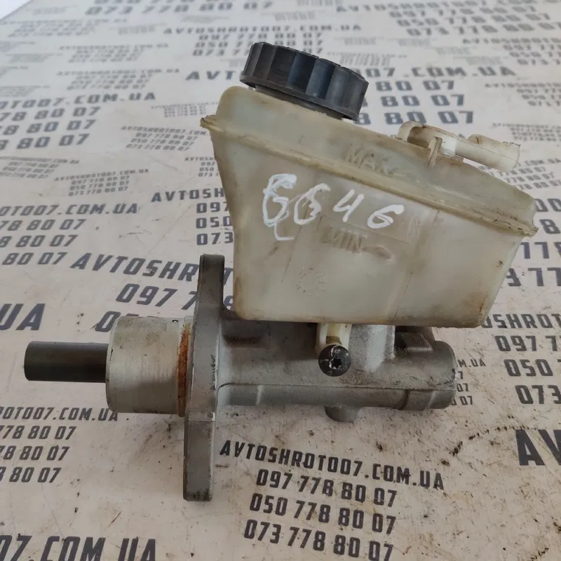Головний тормозний циліндр BMW 320 E46 OEM 3350884451