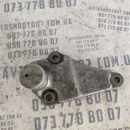 Кронштейн подушки двигуна VW Passat B5 (96-05) OEM 8d0199343