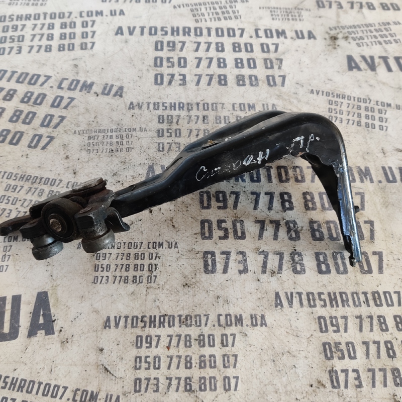 Ролик бокової двері Citroen C8 (02-14)