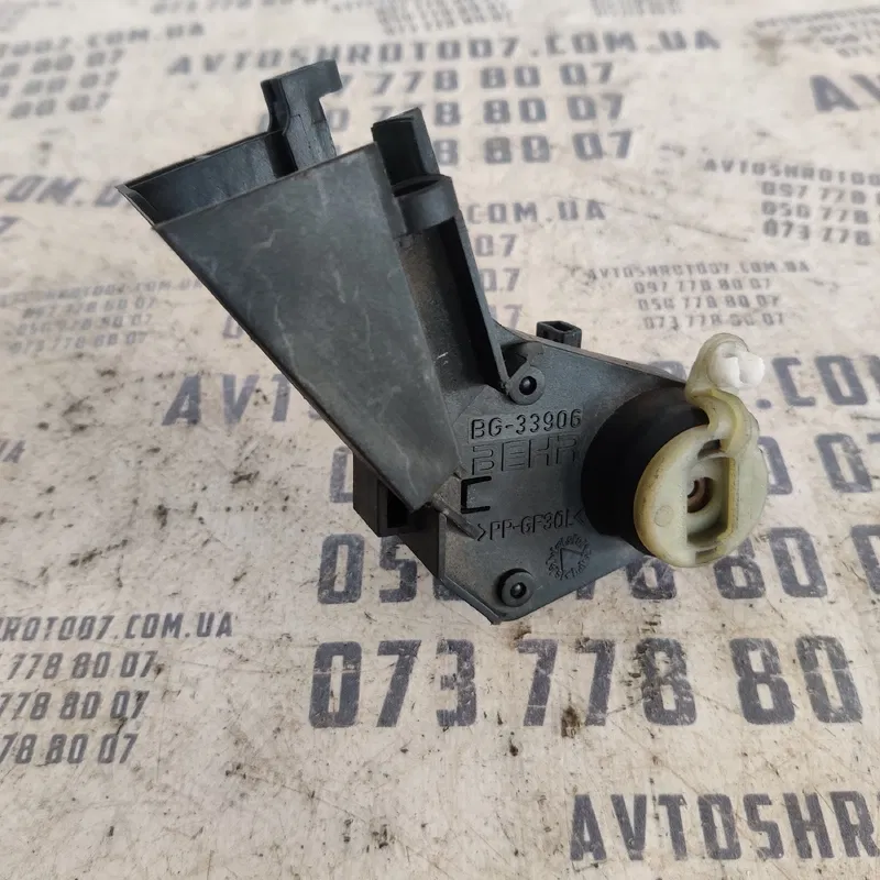 Двигун заслінки пічки BMW 316 E36 (90-00) 1.6i OEM 8370564