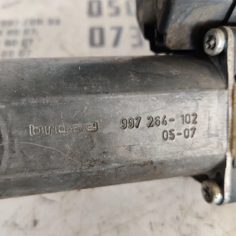 Мотор склопідіймача Ford Mustang 5 (05-14) лівий 997264102