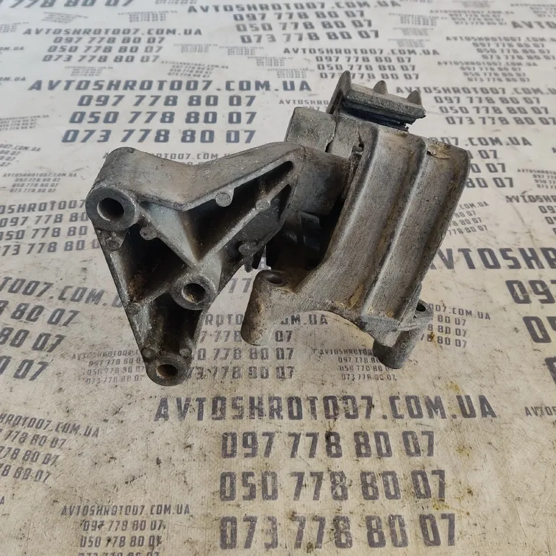 Подушка двигуна Opel Vectra B (95-02) 90495514
