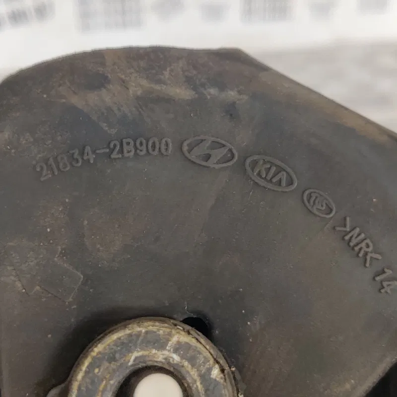 Подушка двигуна Kia Sorento 2 (09-14) 2.2D Пр OEM 218342b900