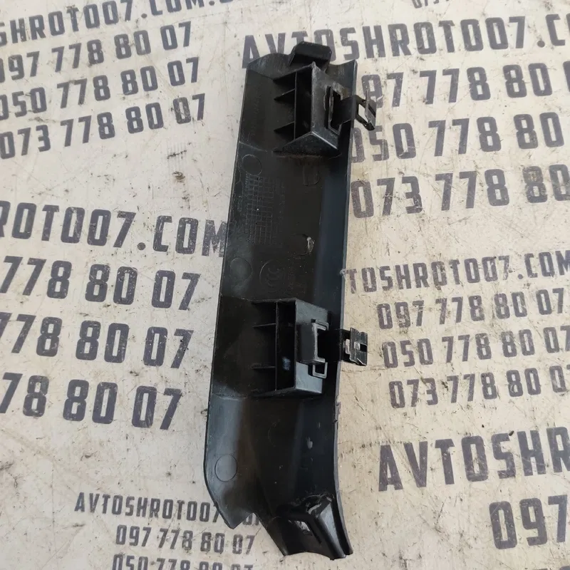 Накладка салону Geely MK 06-16 1.5 бенз пр. зад. OEM A066657