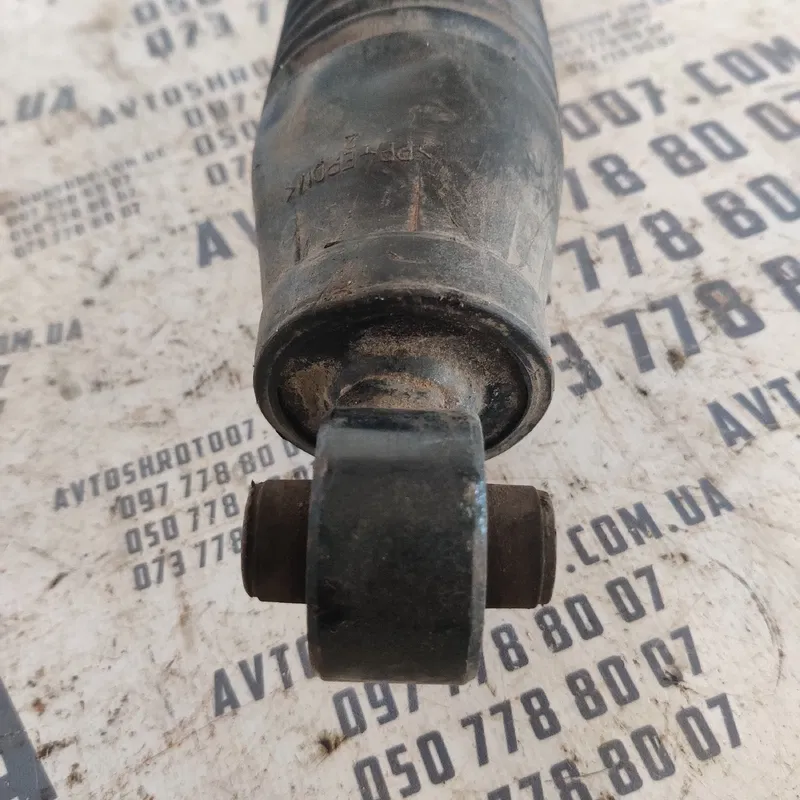 Амортизатор Hyundai Accent 3 (05-10) задній OEM 553004l000