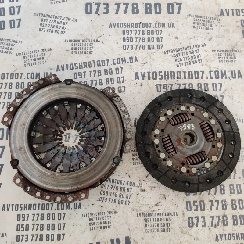 Комплект зчеплення Skoda Fabia 2 (07-14) 1.4 OEM 320033910