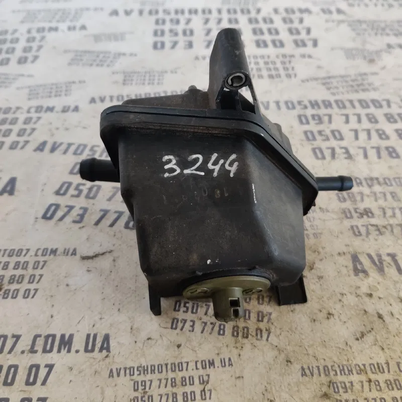 Бачок насосу ГУР Volkswagen Golf 4 (97-05) OEM 1j0422371b