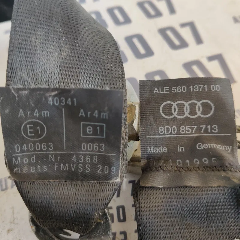 Ремінь безпеки Audi A4 B5 (94-01) задня права OEM 4a5857709j