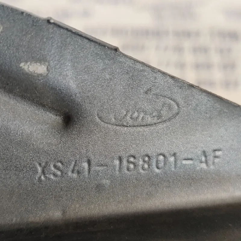 Петля капота Ford Focus MK1 (98-04) ліва OEM XS4116801AF