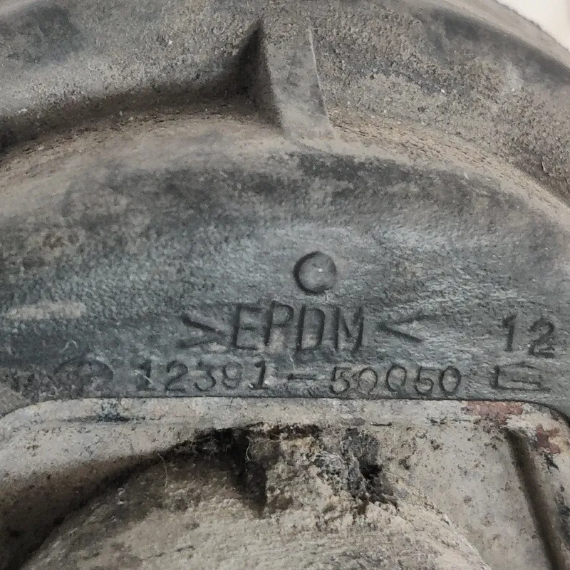 Кронштейн двигуна Lexus LS 430 (00-06) 4.3 1239150050