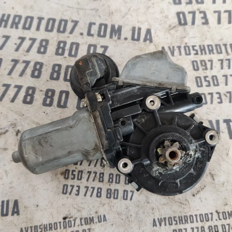 Мотор склопідіймача Lexus RX 350 (08-15) Пр.П. OEM 8,57E+27