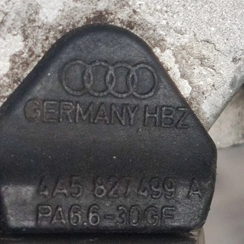 Петля капоту Audi A8 D2 (94-02) ліва OEM 4a5827499a