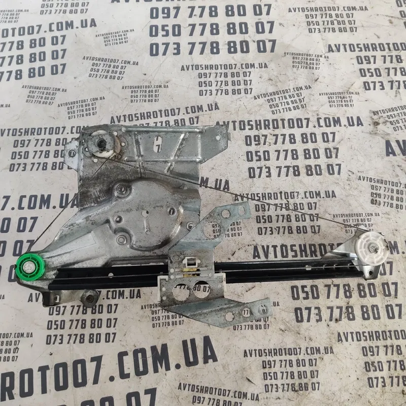Склопідіймач Audi A4 B5 (94-01) задній лівий OEM 8D0839399A