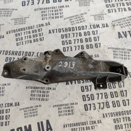 Кронштейн подушки двигуна BMW 316i E36 90-00 1.6 OEM 1137015