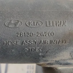 Патрубок повітр. Hyundai Santa Fe 12-18 2.4 OEM 281302w200 фото 4