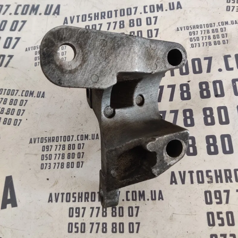 Кронштейн двигуна Ford Focus 98-04 зад OEM xs409k552abd04ya