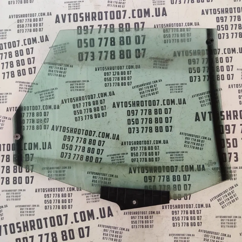 Скло дверей Audi 80 B3 (86-91) заднє ліве OEM 893837571