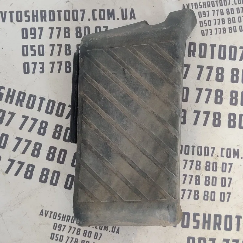 Накладка салону Audi Q7 4L 05-15 3.6 пер. ліва OEM 4L1864777