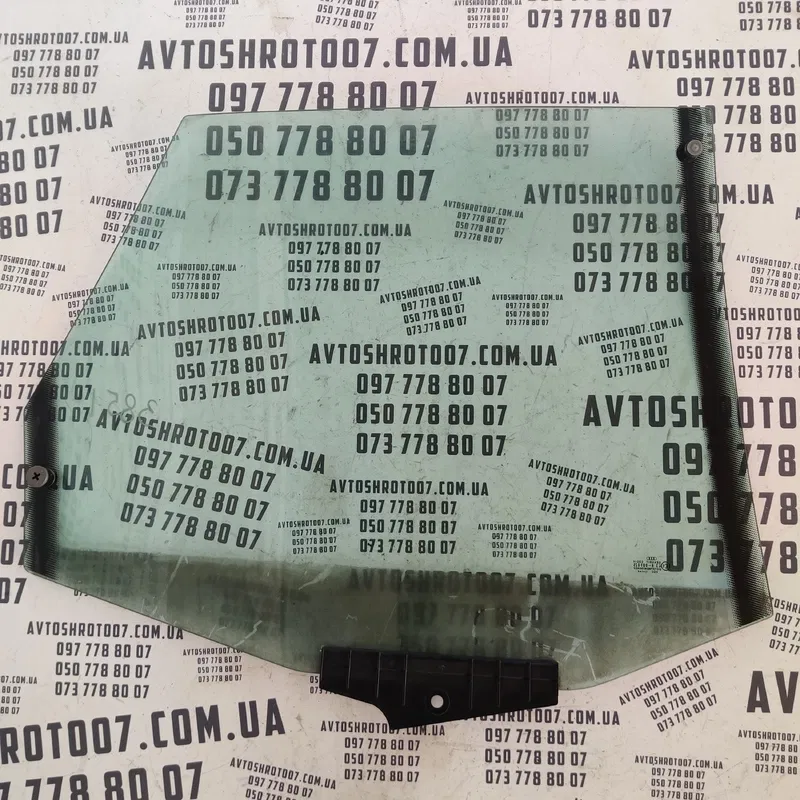 Скло дверей Audi 80 B3 (86-91) заднє ліве OEM 893837571