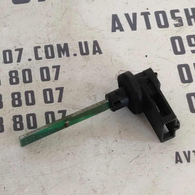 Датчик температури повітря Audi A4 B5 (94-01) OEM 4B0820539