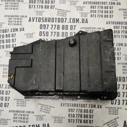
Кришка акумулятора Audi Q7 4L 05-15 3.6 Бенз OEM 7l0864643b фото 4
