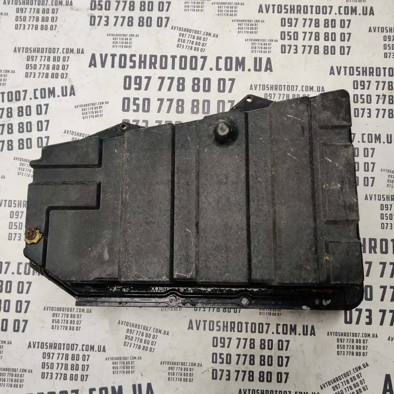 
Кришка акумулятора Audi Q7 4L 05-15 3.6 Бенз OEM 7l0864643b