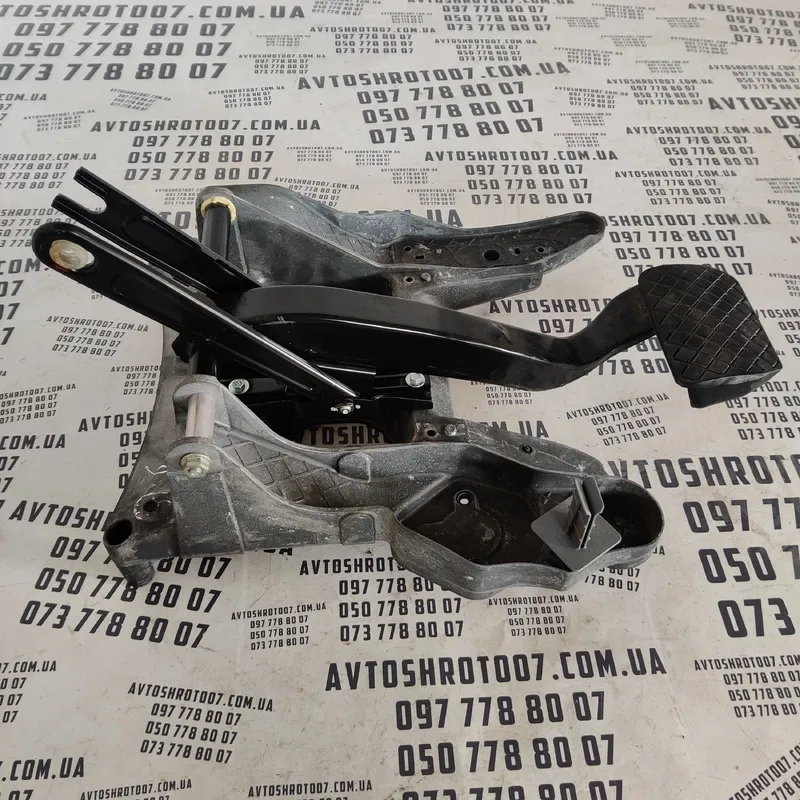 Педаль тормозу Audi Q7 4L (05-15) 3.6 Бензин OEM 8LA721051B