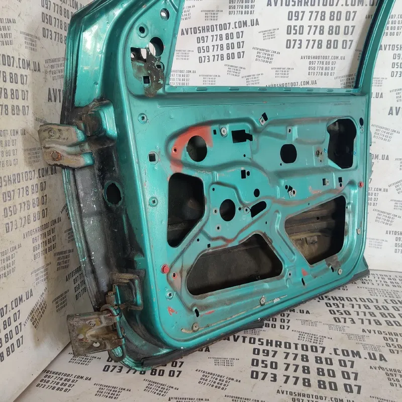 Двері передні праві Fiat Punto
