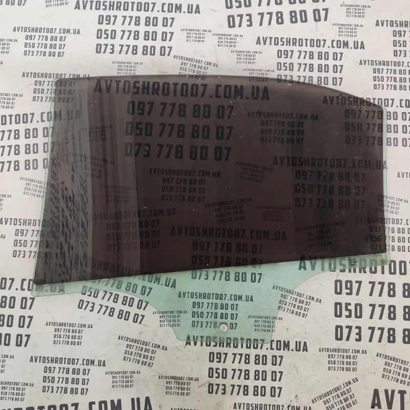 Скло дверей Skoda Rapid заднє праве OEM 5ja845206a