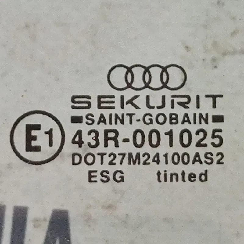 Скло дверей Audi 80 B3 (86-91) переднє праве OEM 4a0837572