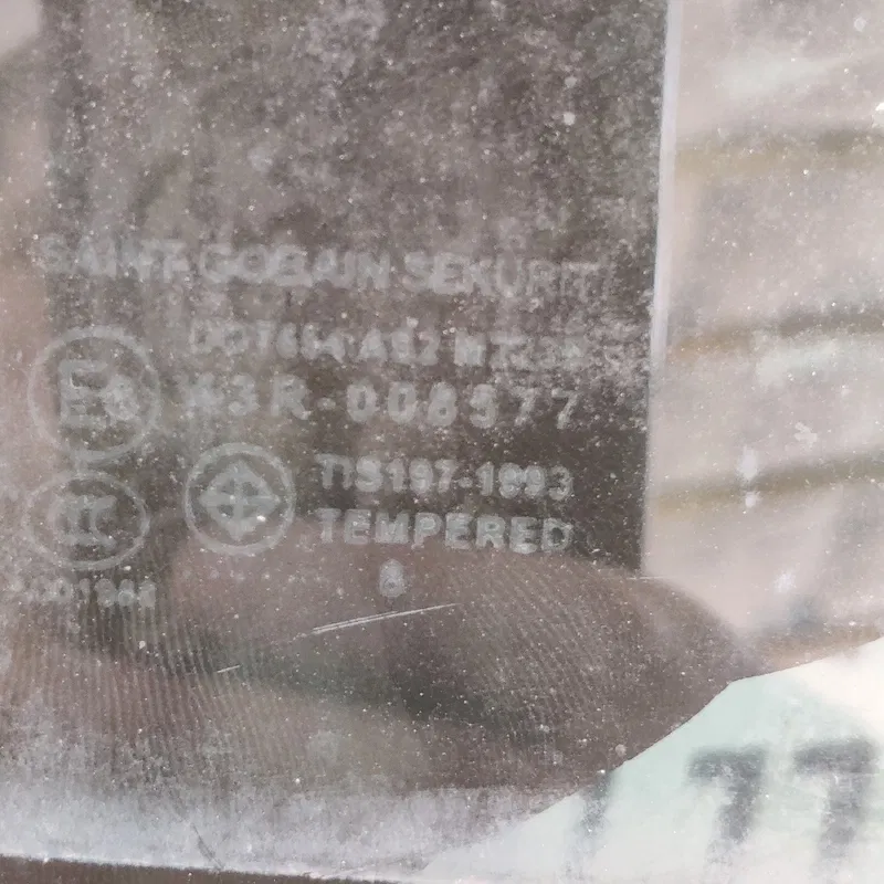 Скло дверей Mazda 3 BK заднє праве OEM 43r008577