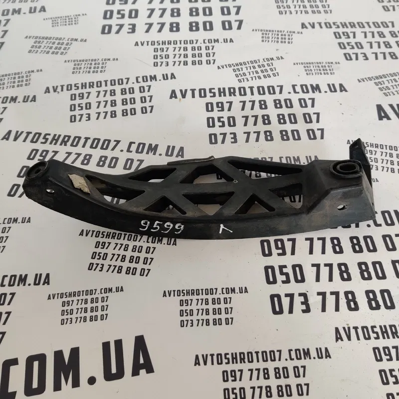 Кроншт. бампера Skoda Octavia A5 04-13 зад лів OEM 1z5807393