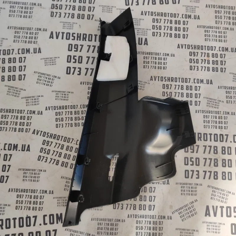 Накладка салону Audi Q7 4L 05-15 3.6 ліва зад OEM A4L0867767