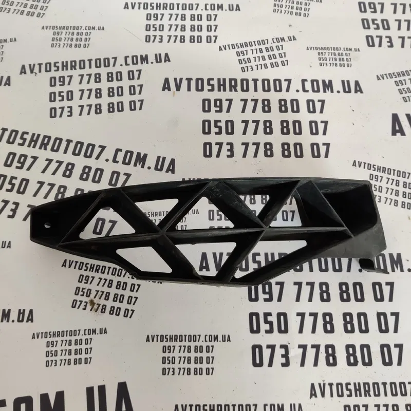 Кроншт. бампера Skoda Octavia A5 04-13 зад лів OEM 1z5807393