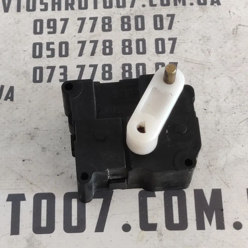 Двигун заслінки пічки Audi A8 D2 (94-02) 4D0820511A