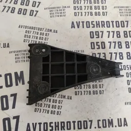 Кронштейн бампера Audi A4 B5 (94-01) 8D0807283