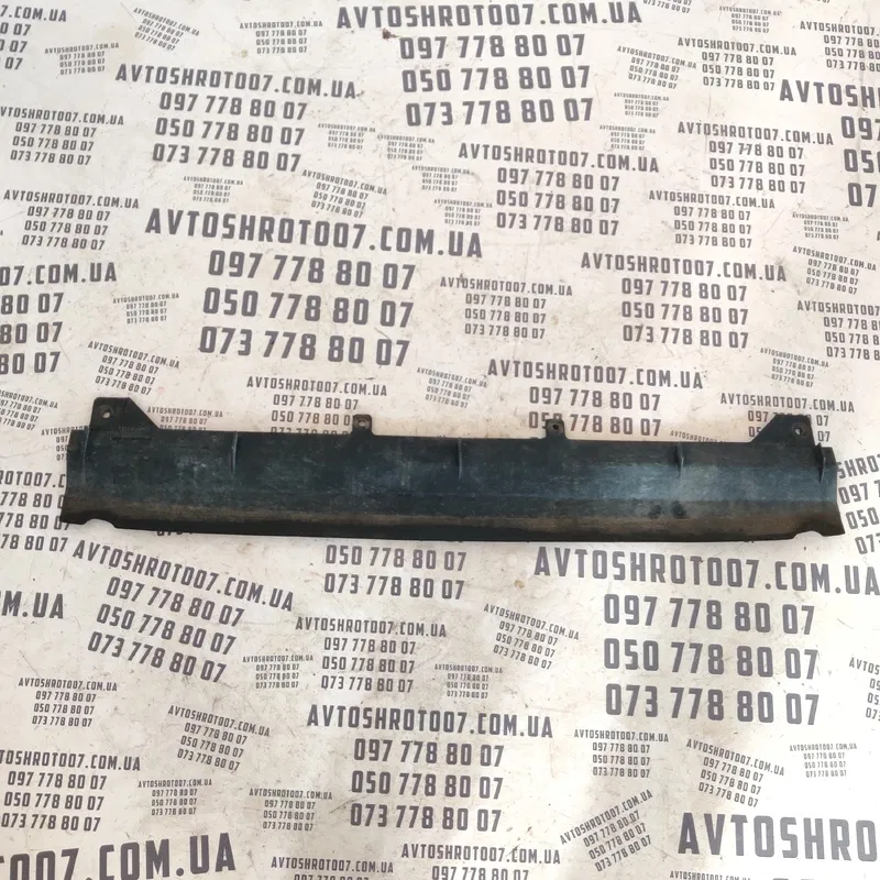 Дефлектор радіатора Audi Q7 05-15 3.6 нижній OEM 4L0121292