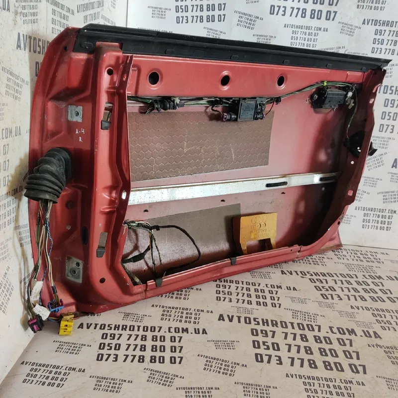 Двері Audi A4 B5 (94-01) передні праві OEM 8E0837343A
