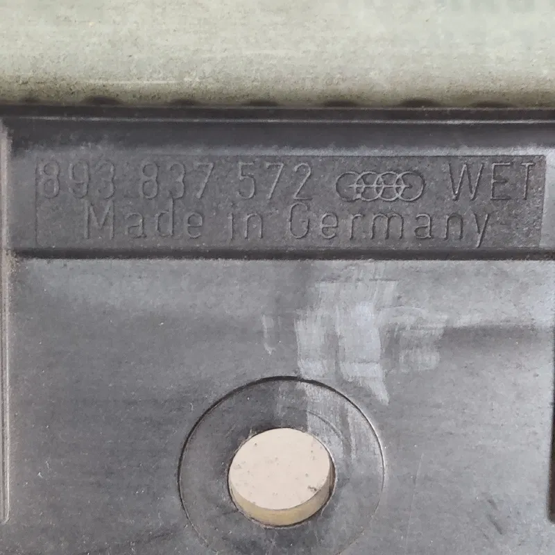 Скло дверей Audi 80 B3 (86-91) переднє праве OEM 893837572
