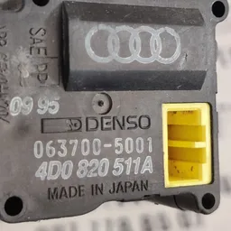 Двигун заслінки пічки Audi A8 D2 (94-02) OEM 4D0820511A фото 3