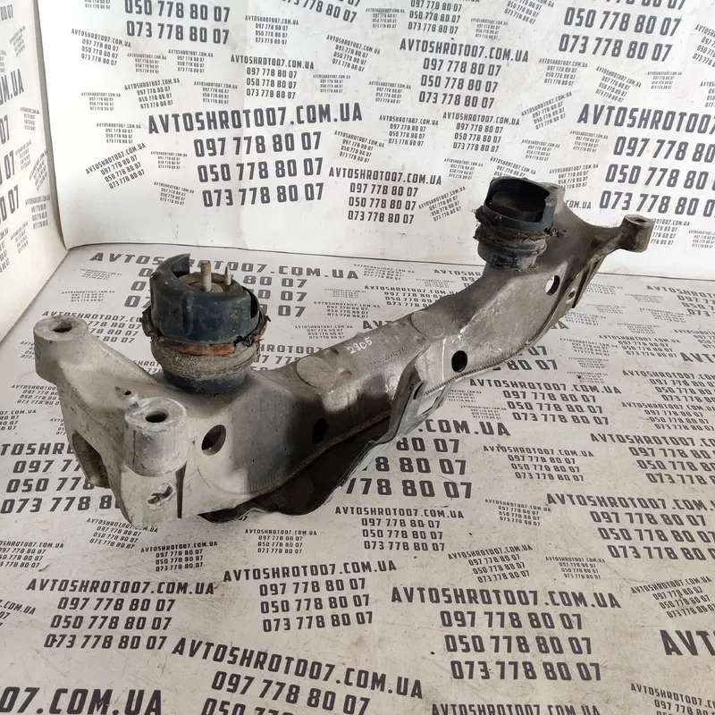Кронштейн двигуна Jaguar S-Type OEM 7P0407151AE