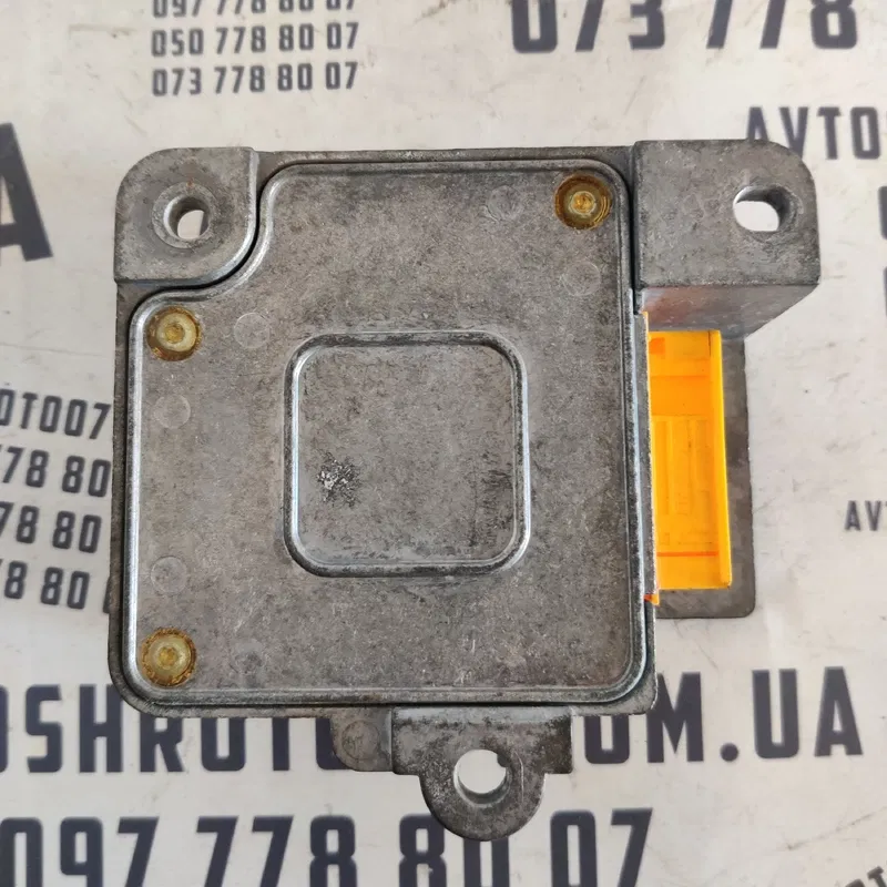 Блок управління подушками Opel Vectra B (95-02) OEM 90464705