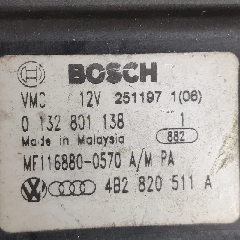 Двигун заслінки пічки Audi A6 C5 (97-05) OEM 4B2820511A