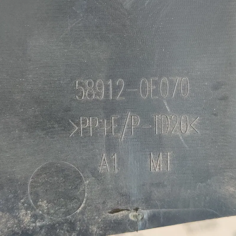 Накладка салону Lexus RX 350 OEM 589120e070