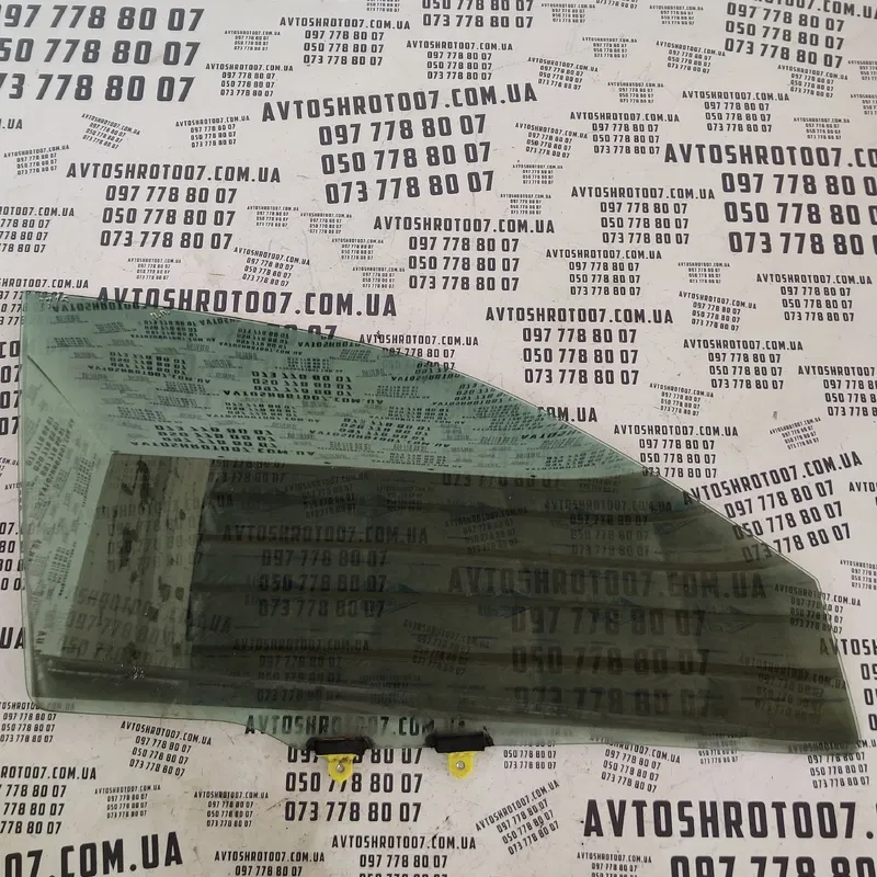 Скло дверей Mitsubishi Lancer 9 (03-08) переднє праве