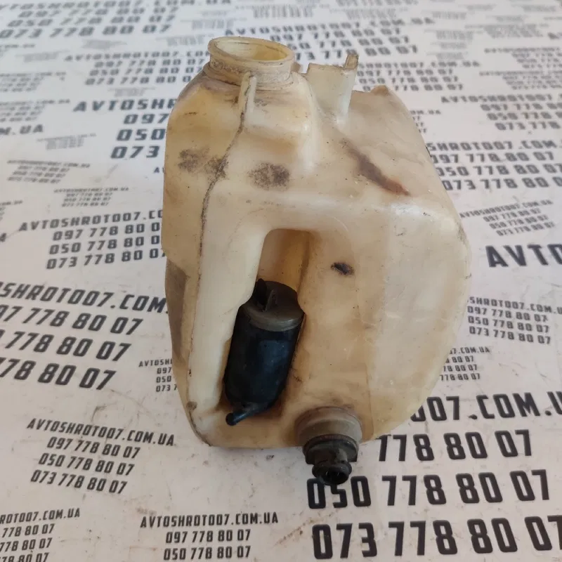 Бачок омивача Audi 80 B3 (86-91) передній OEM 893955453b