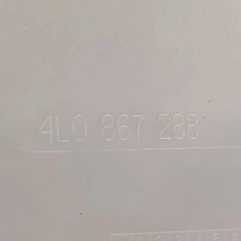Накладка салону Audi Q7 4L (05-15) 3.6Б Пр Зад OEM 4L0867288