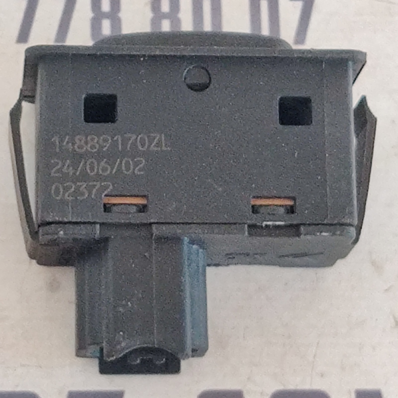 Кнопка склопідіймача Citroen C8 14889170ZL